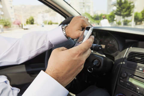 Va. could ban all hand-held cellphone use behind the wheel