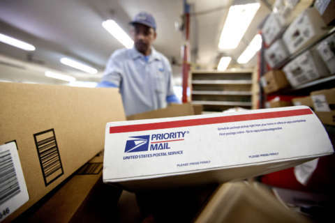 2020 holiday shipping guide: Deadlines for USPS, UPS and FedEx