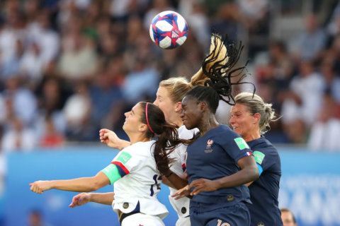 US women defend title