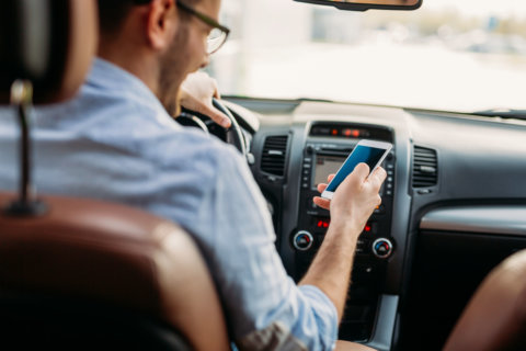 Richmond council backs ban on handheld cellphone use while driving