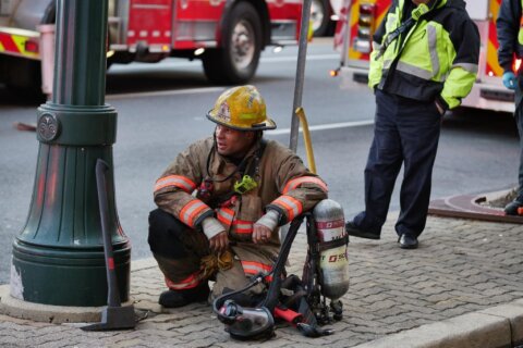 1 dead, 15 injured in downtown Silver Spring apartment fire; hundreds displaced