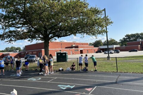‘Full throttle’: How many students are participating in Fairfax Co. middle schools’ first sports season?