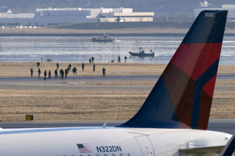 More than 40 bodies recovered from DC plane crash wreckage in Potomac River, investigation underway