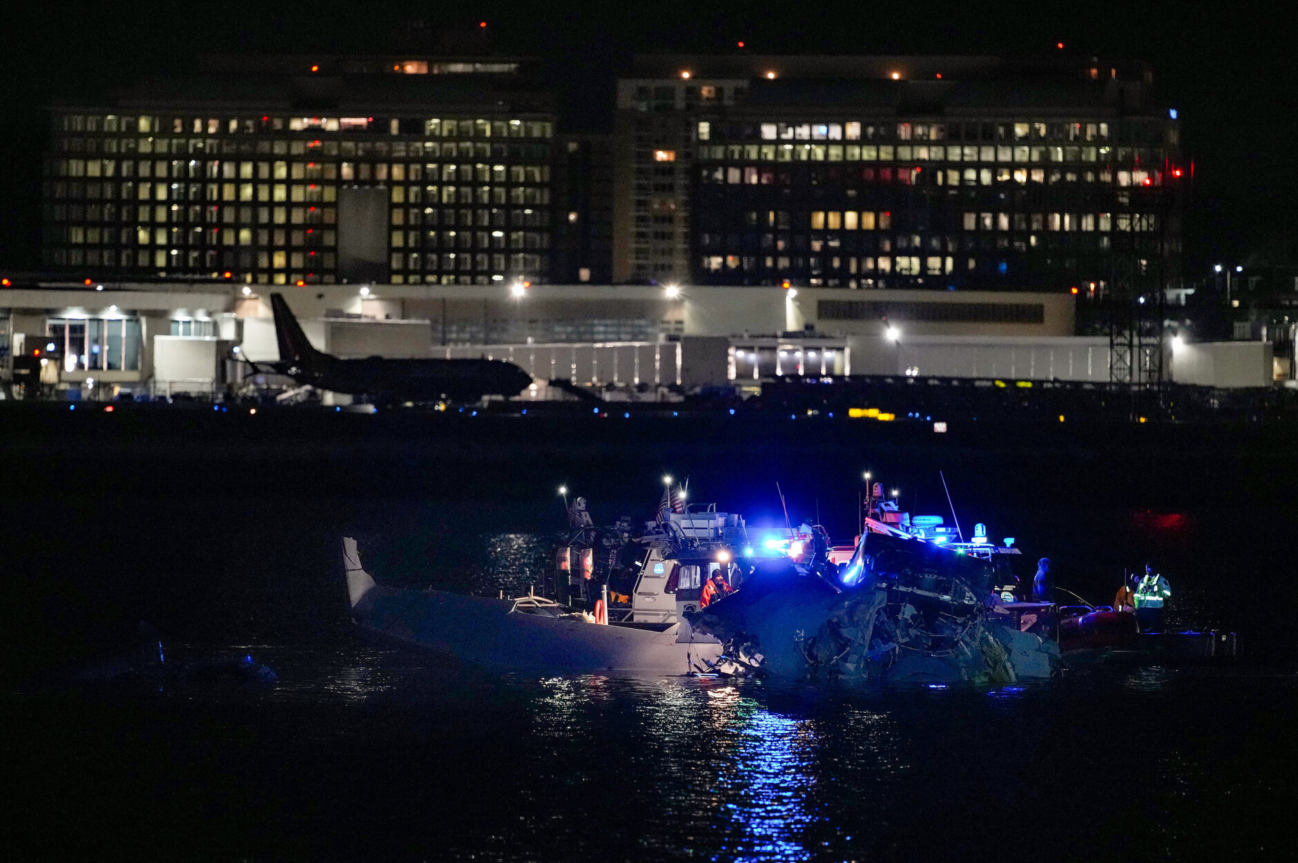Emergency response in Potomac River