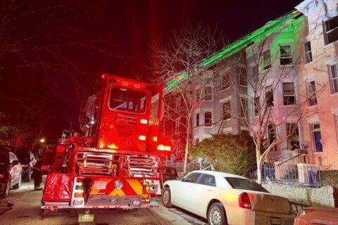 2 people dead after separate fires erupt in DC
