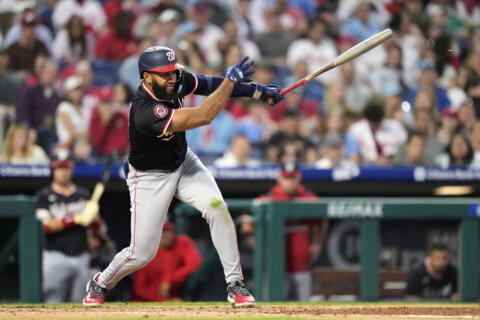 Rosario powers the Nationals to an 11-6 win over the Reds