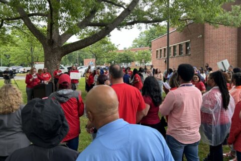 Prince George’s Co. teachers call for higher pay, smaller classes before school board meeting
