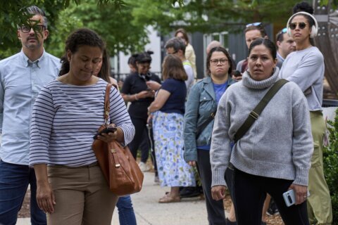 Washington’s Hispanic community fighting fear and rallying help as rumors of an ICE crackdown bubble